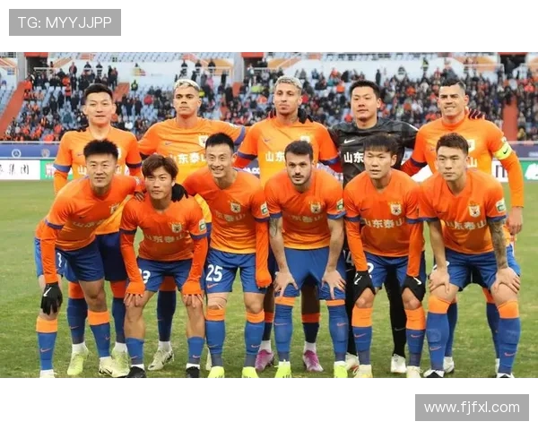 美国国籍中国足球球员崛起与挑战 如何打破双重文化的桎梏